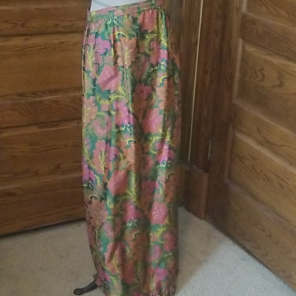 Vintage Retro long satin feel skirt - Picture 1 of 10